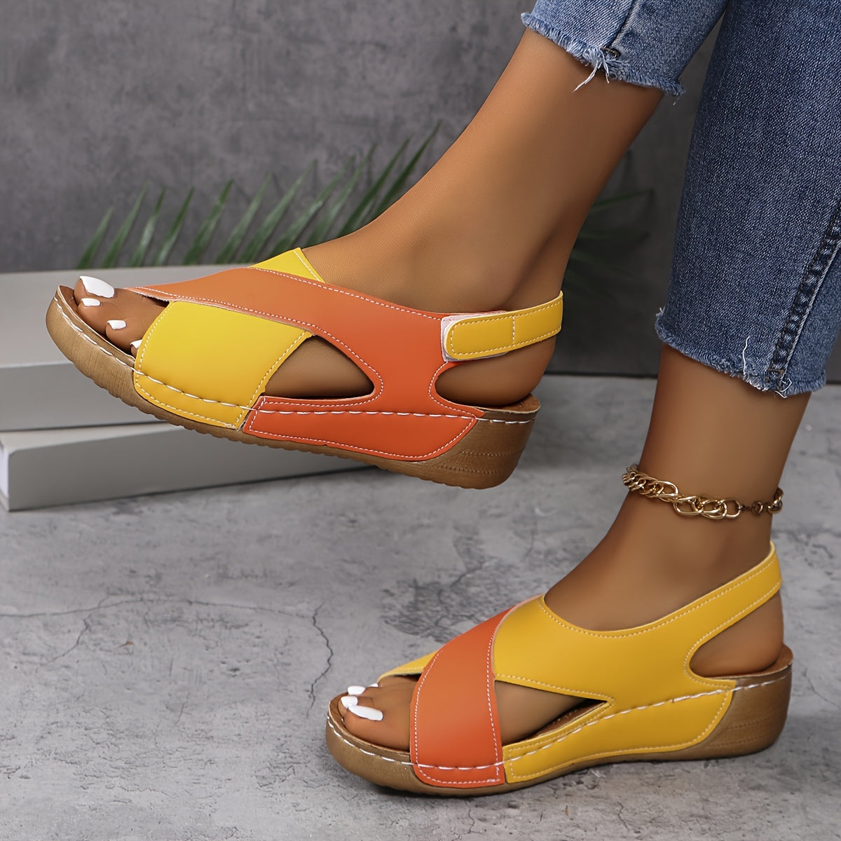 EDITH I LÄSSIGE KEILSANDALEN