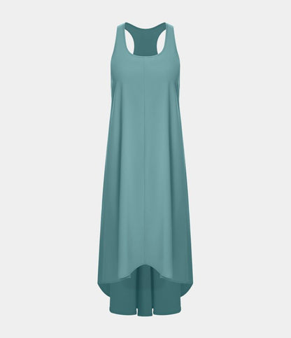 Breezeful™ Rückenfreies, fließendes Midi-Freizeitkleid mit Racerback, Seitentaschen und High-Low-Design - schnelltrocknend