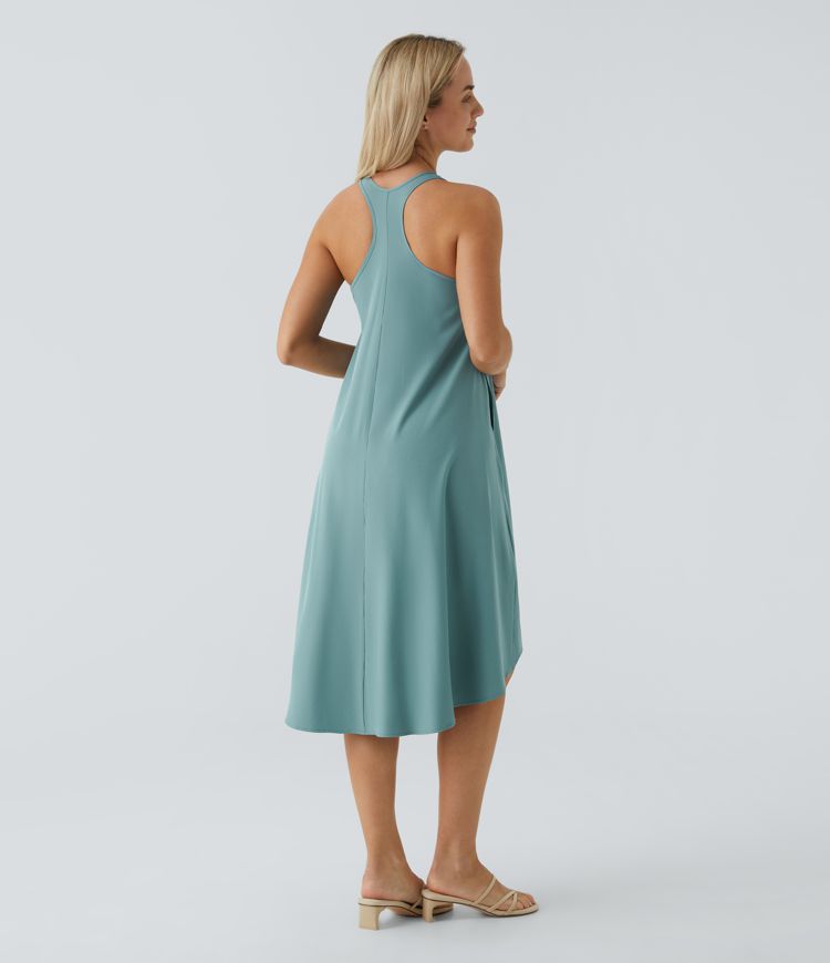 Breezeful™ Rückenfreies, fließendes Midi-Freizeitkleid mit Racerback, Seitentaschen und High-Low-Design - schnelltrocknend
