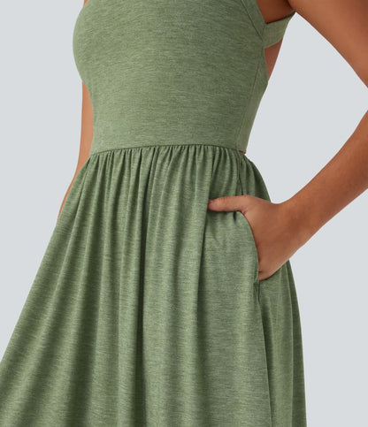 Rückenfreies, gedrehtes Urlaubs-Maxikleid mit Seitentaschen und Schlitz